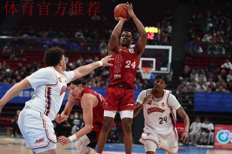 纳托尔半场出战18分钟,投篮11中5得到12分1篮板4助攻 纳托尔半场出战18分钟,投篮11中5得到12分1篮板4助攻